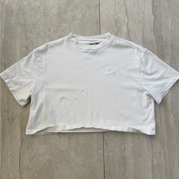 Nike Women's Classic White Crop Top - Picture 1 of 3